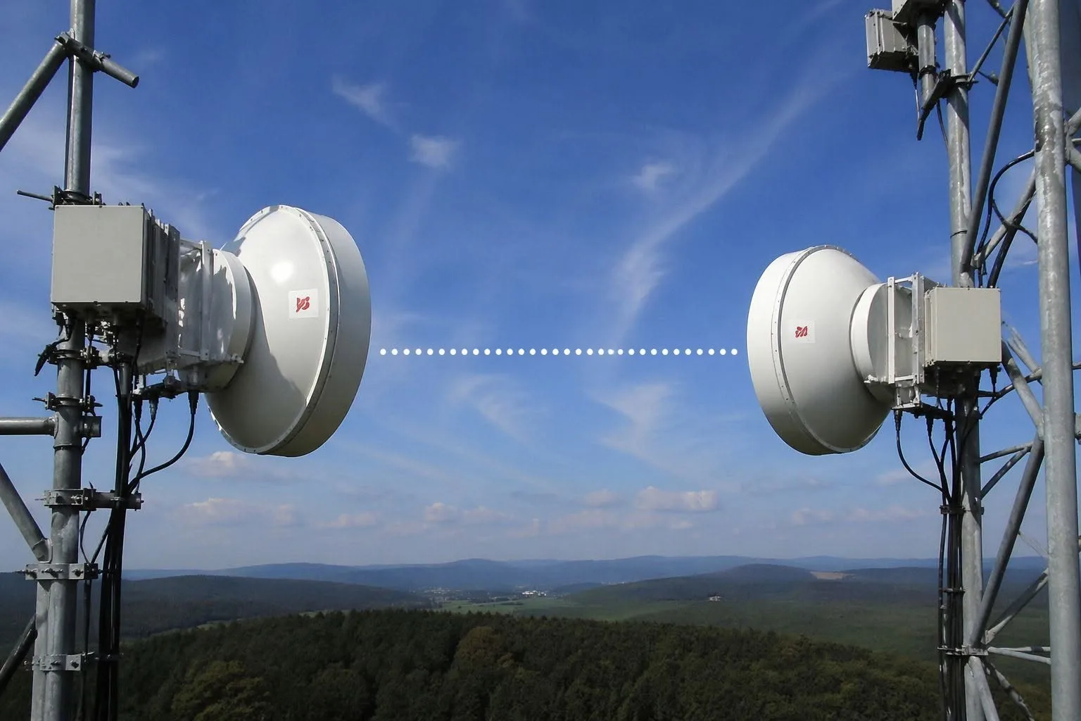 Ponti radio a 5 GHz sopra l'acqua: Fresnel, riflessioni e multipath